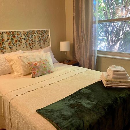 Villa Olivia Guest Roomsハリウッド エクステリア 写真